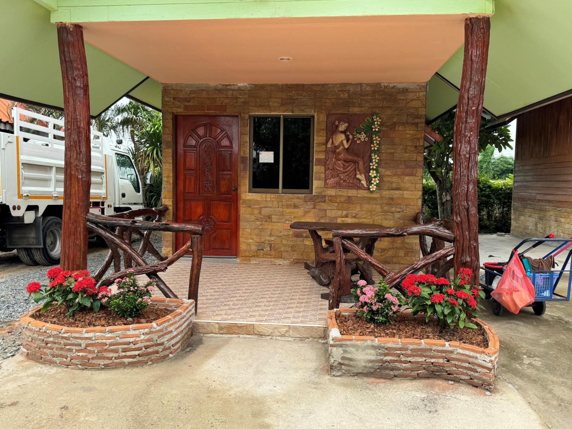 Busby Resort Ban Ta Phraya Ngoại thất bức ảnh